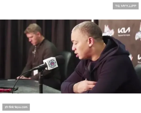 爵士哈迪战术板解读 年轻阵容下的动态进攻与临场调度